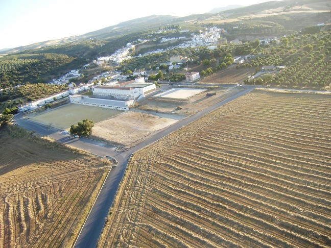 Vista del Instituto y del campo de fútbol. Foto: JOSÉ DURÁN