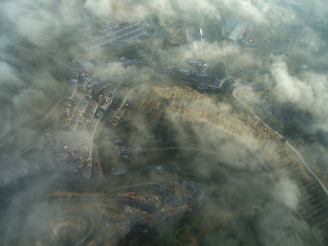 Setenil bajo la niebla. Foto: JOSÉ DURÁN